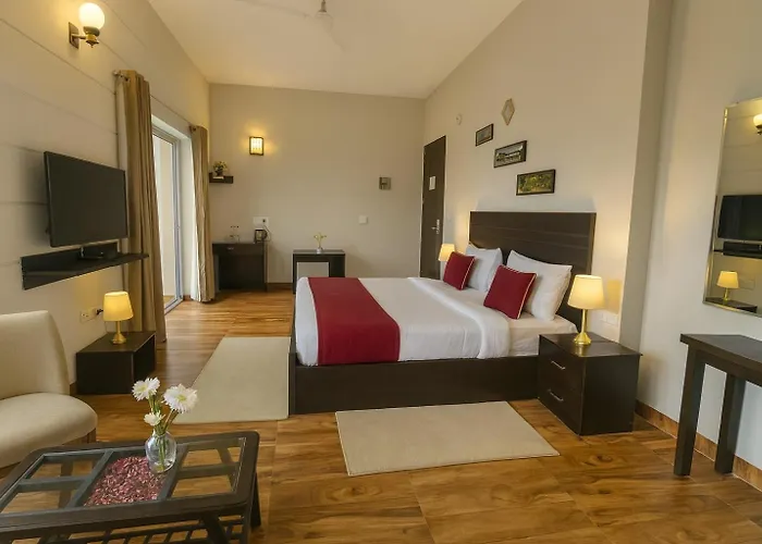 Pearl Grand Boutique Cottage In Omaxe Anandam Vrindavan - #Premium Ac Rooms With Balcony #Big Parking #Lift #Garden #Peaceful Area #Near Prem Mandir #Property Of The Year #Most Awarded